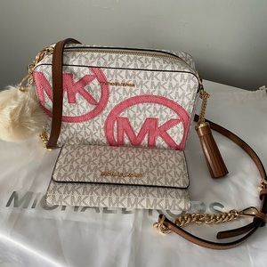 Michael Kors Ginny Crossbody bag with wallet